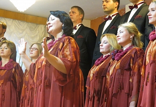 Заслуженная артистка России Белла Кабанова исполняет осетинскую песню "Девушке" 