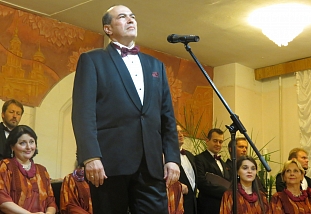 Евгений Черняк исполняет еврейскую песню "Моя маленькая родина" (композитор - Генри Голд)
